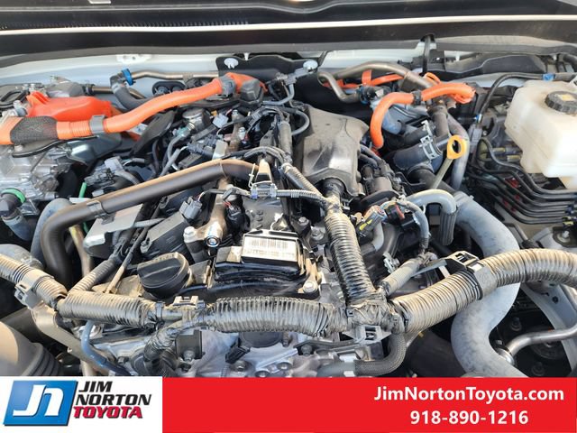 Used 2025 Toyota Tacoma TRD Off-Road w/ TRD Off Road Premium Package AWD/4WD image 32