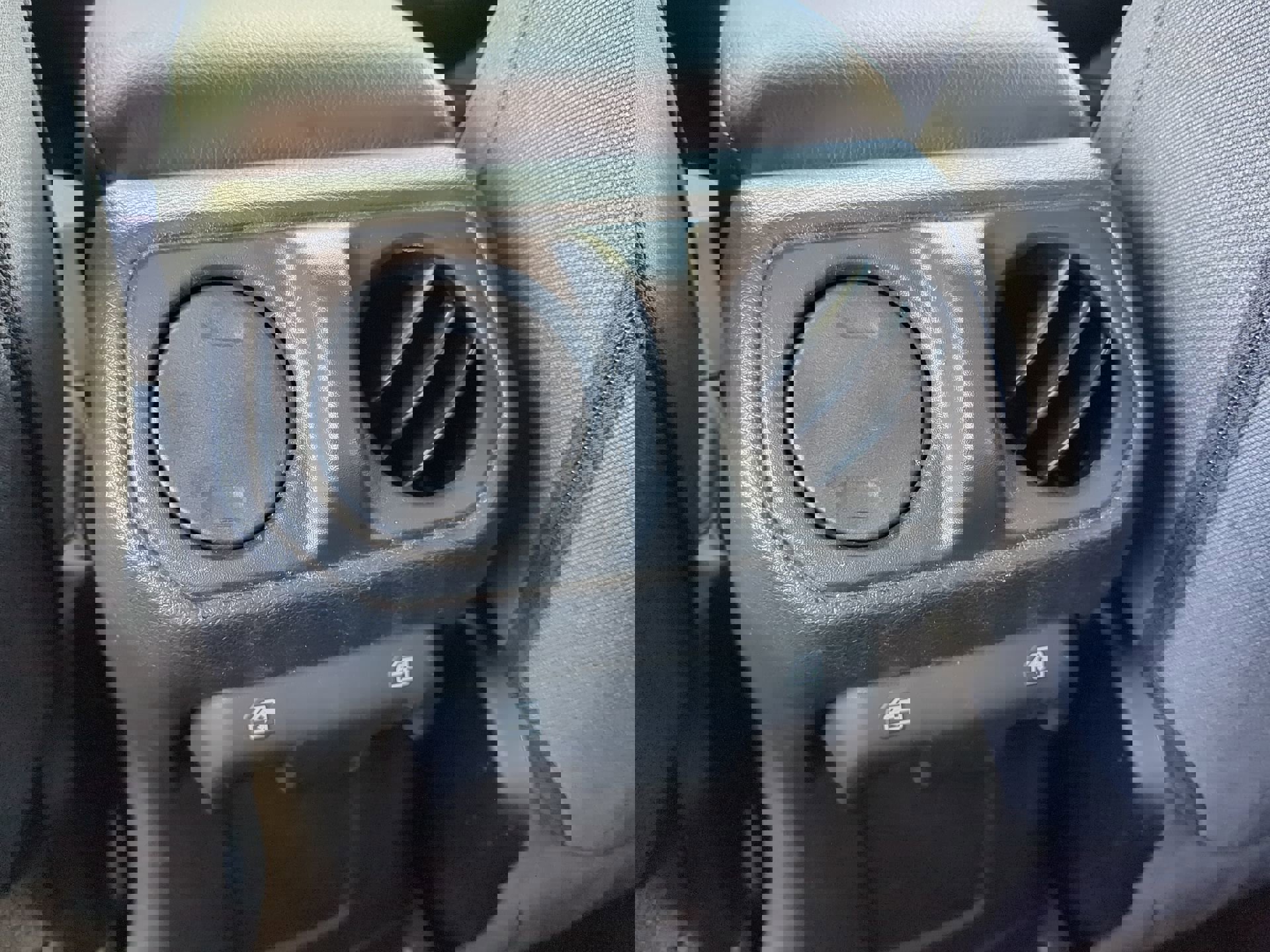 Used 2024 Jeep Wrangler Sport S w/ LED Headlamp & Fog Lamp Group image 17