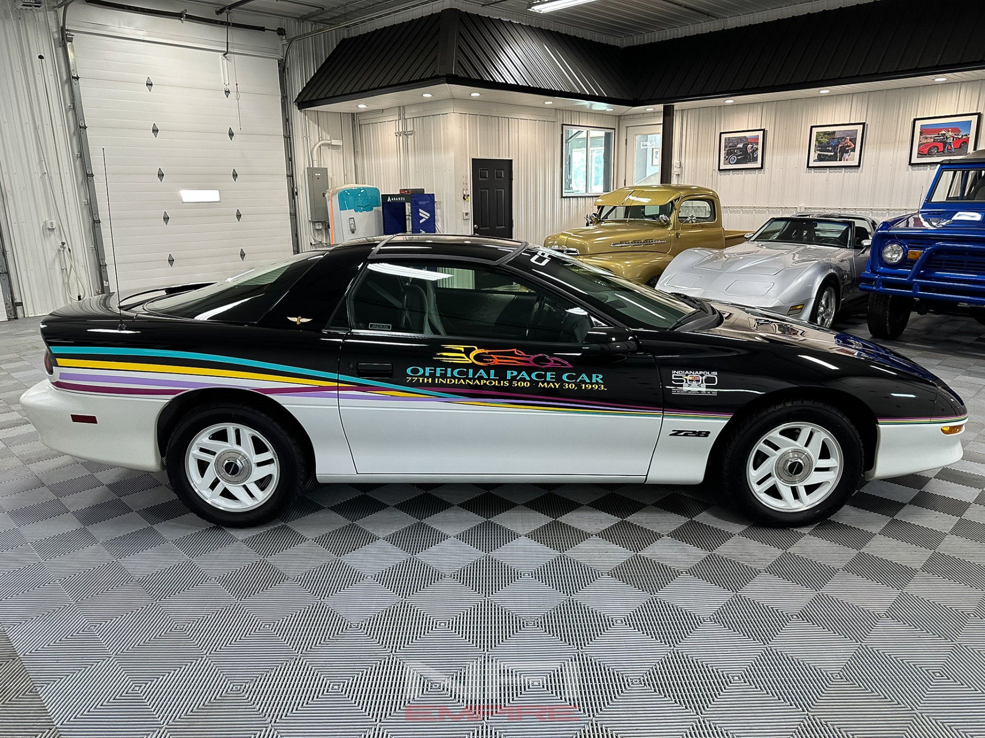 Used 1993 Chevrolet Camaro Z28 RWD image 7