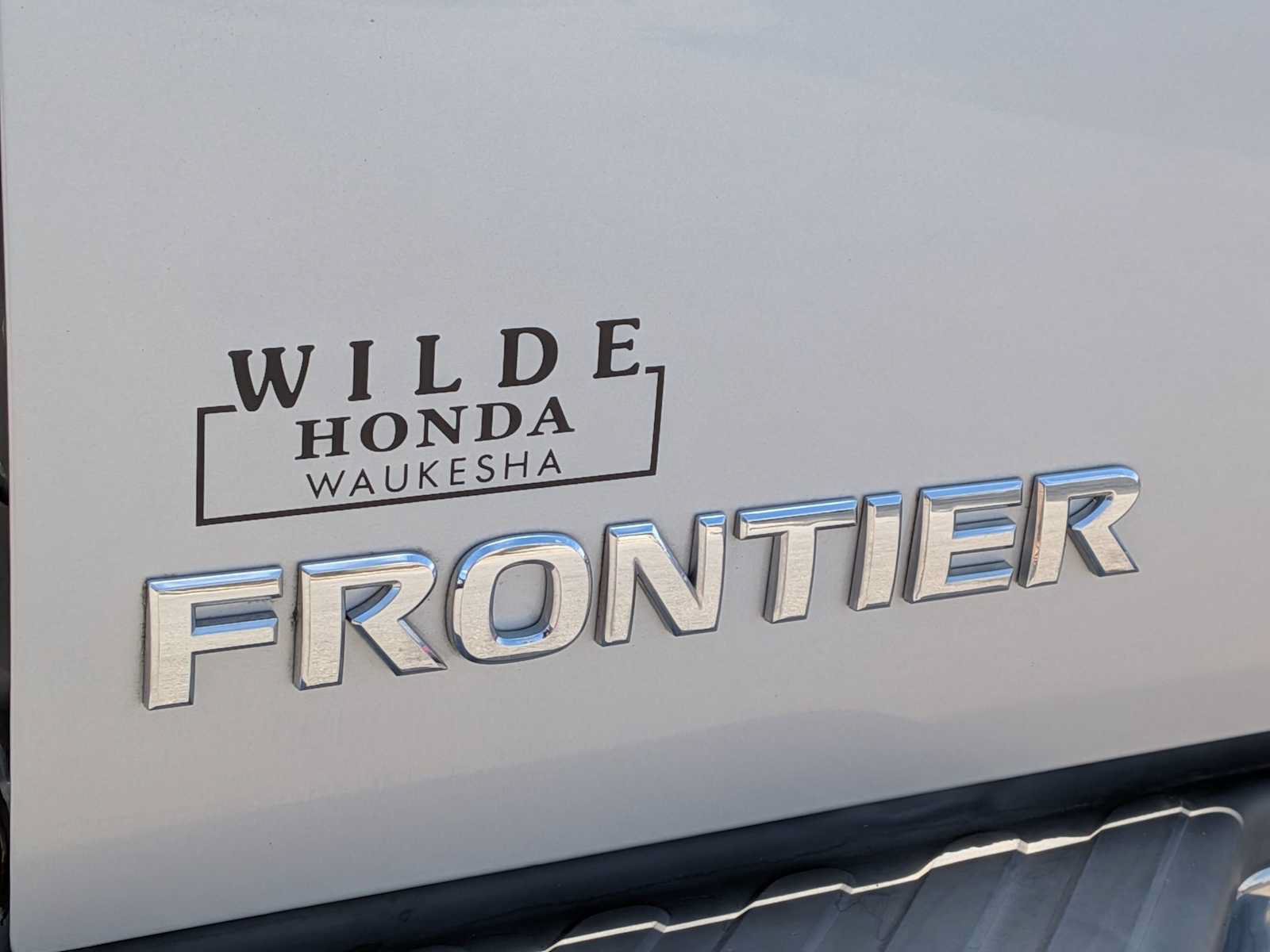 Used 2012 Nissan Frontier SL w/ Moonroof Pkg AWD/4WD image 11