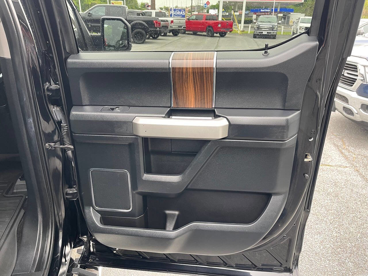 Used 2016 Ford F150 Lariat w/ Equipment Group 502A Luxury AWD/4WD image 34