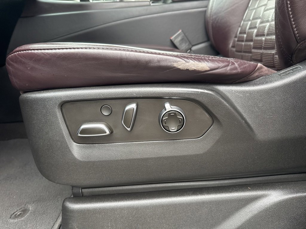 Used 2022 Cadillac Escalade ESV Premium Luxury Platinum image 15