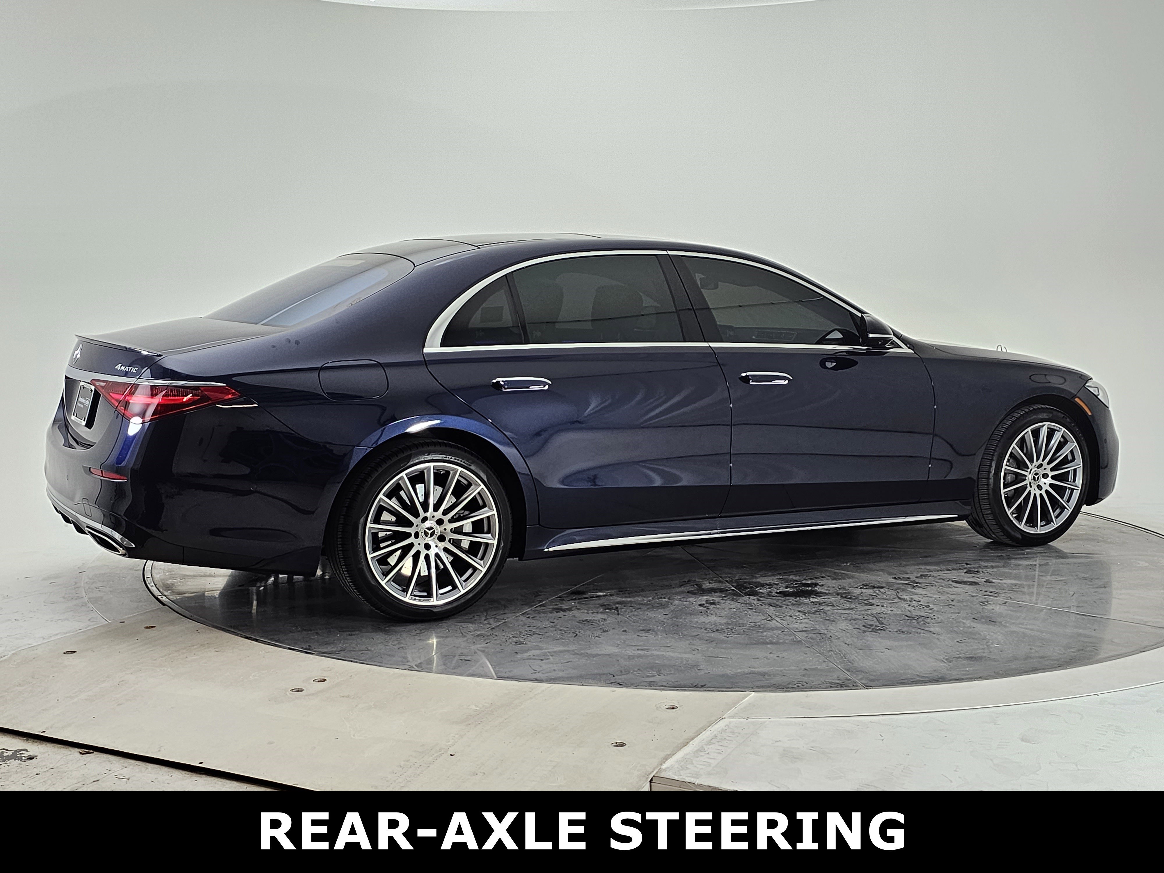 Used 2023 Mercedes-Benz S 500 4MATIC image 3