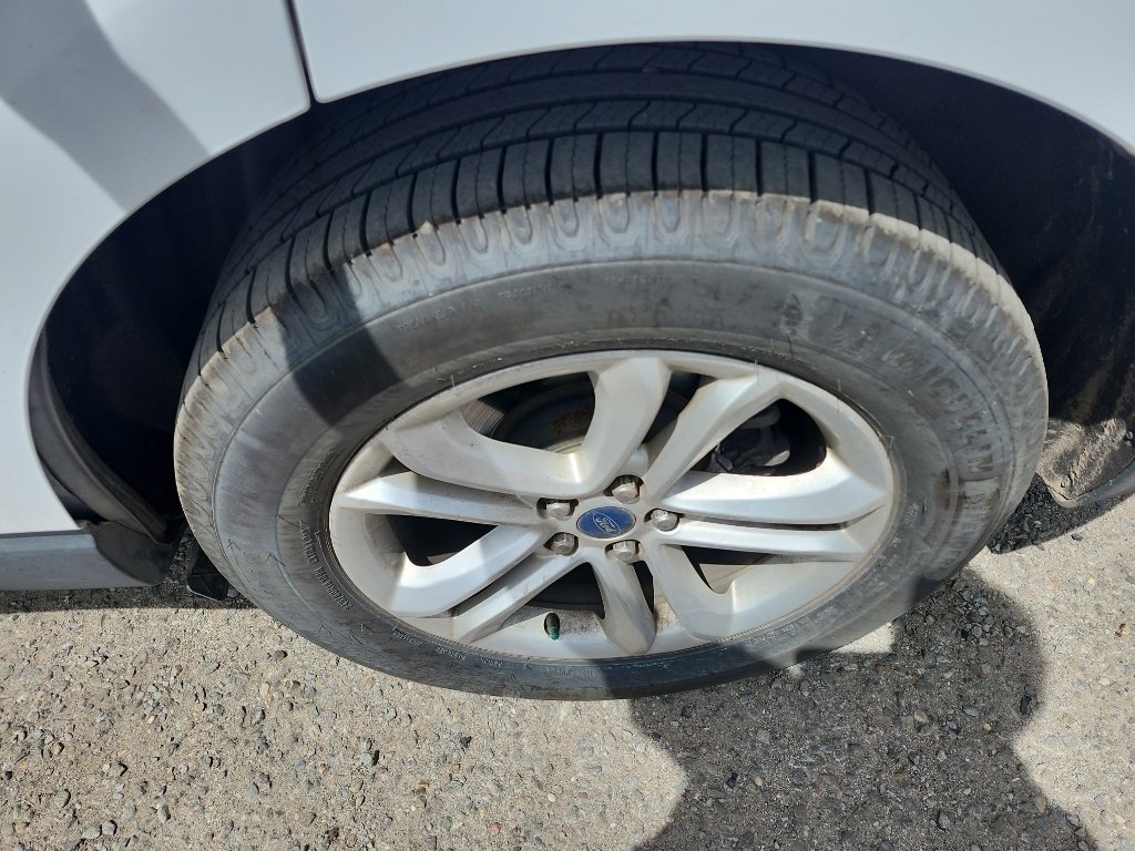 Used 2020 Ford Edge SEL image 11