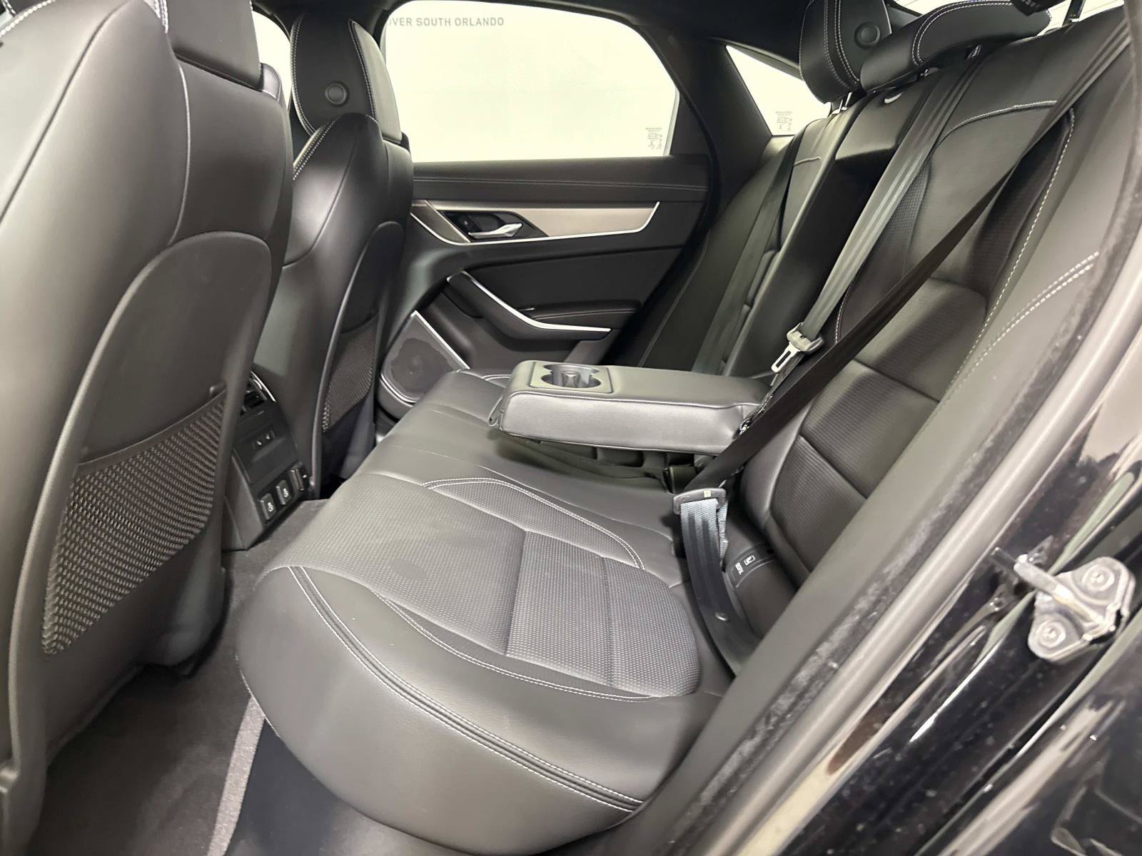 Certified 2024 Jaguar XF R-Dynamic SE AWD/4WD image 11