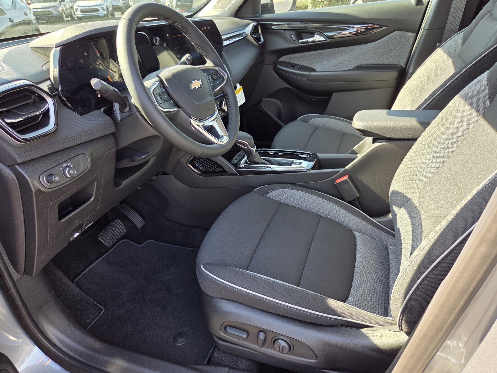 New 2026 Chevrolet TrailBlazer LT w/ Convenience Package FWD image 5