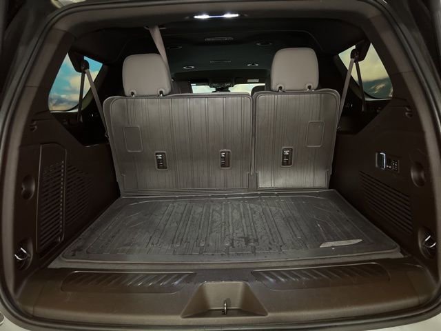 Used 2023 GMC Yukon XL SLT w/ SLT Luxury Package image 64