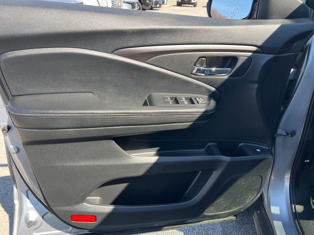 Used 2019 Honda Ridgeline RTL image 21