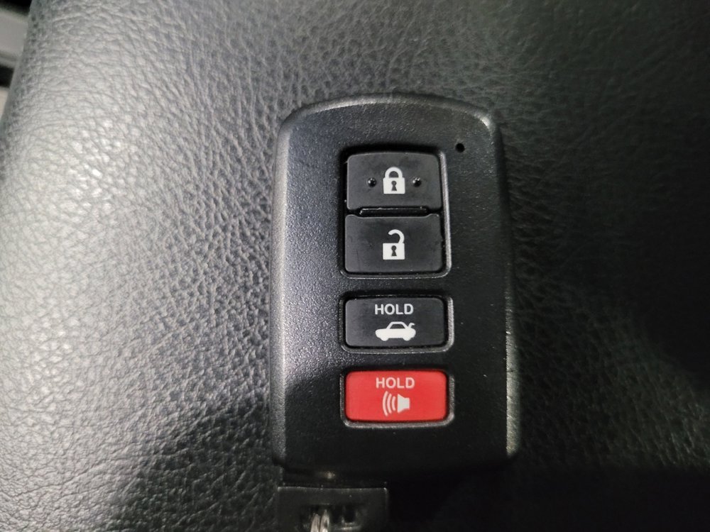 Used 2015 Toyota Camry XSE w/ Advanced Technology Package image 32