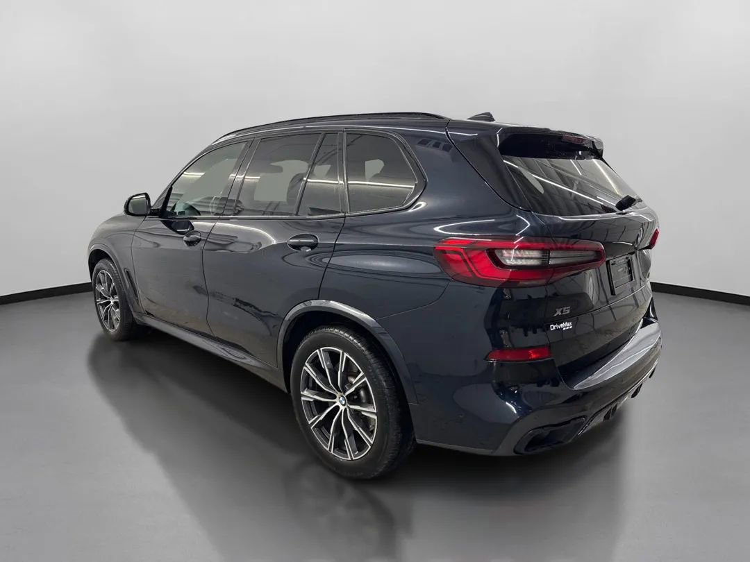 Used 2020 BMW X5 M50i w/ Executive Package image 7