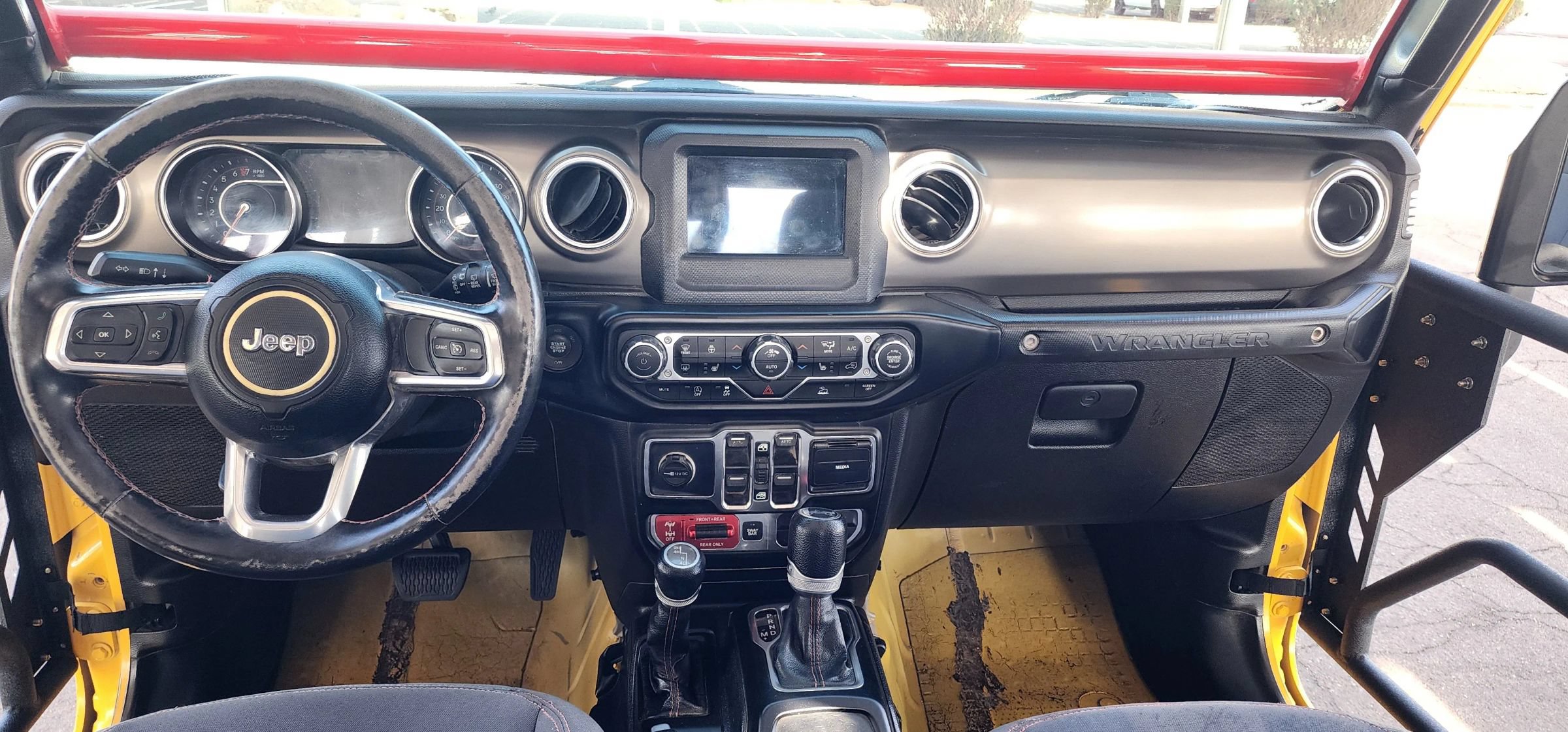 Used 2019 Jeep Wrangler Unlimited Rubicon w/ Cold Weather Group AWD/4WD image 15