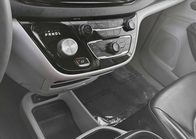Used 2023 Chrysler Pacifica Touring-L image 16