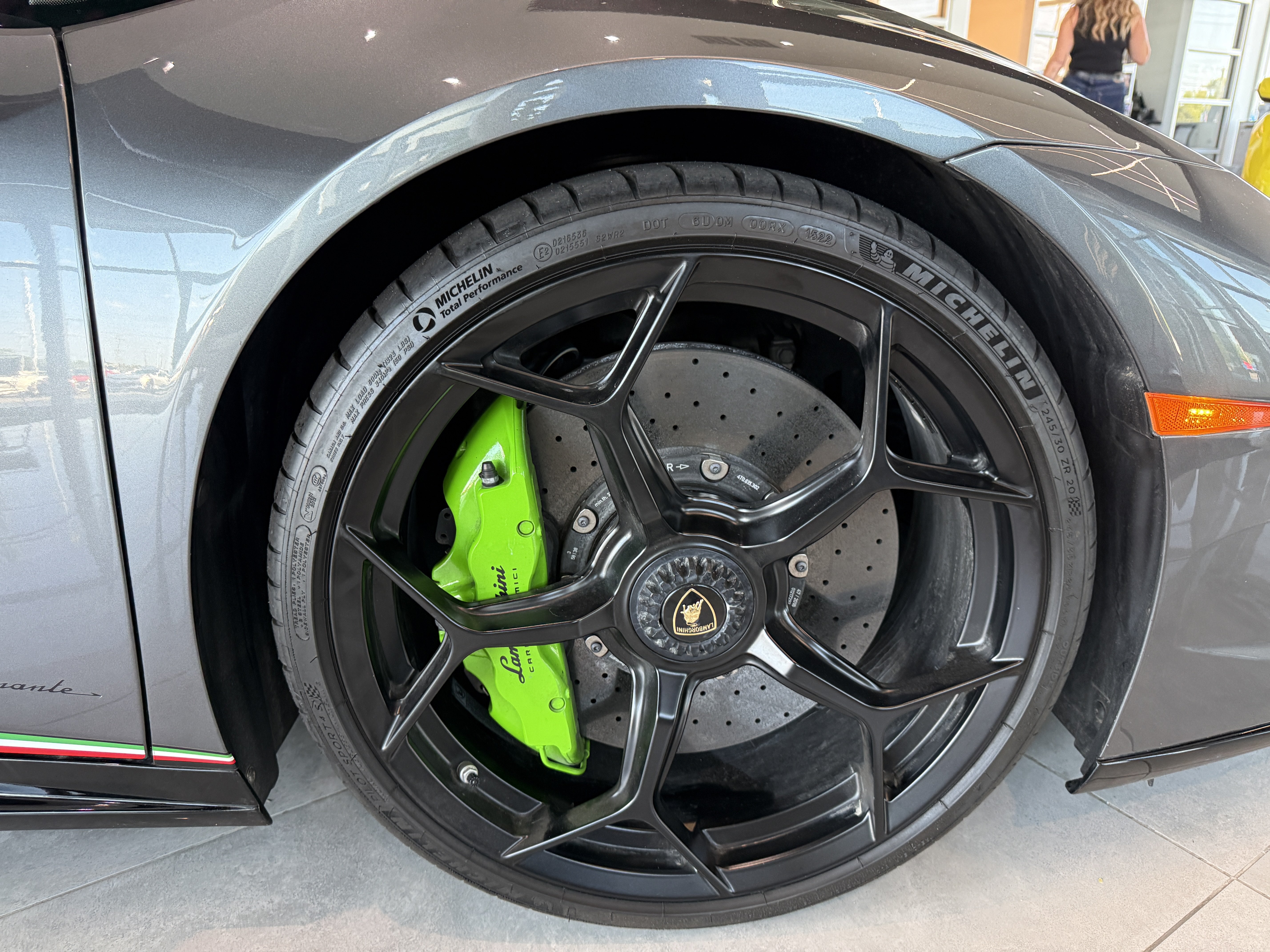 Used 2019 Lamborghini Huracan Performante AWD/4WD image 43