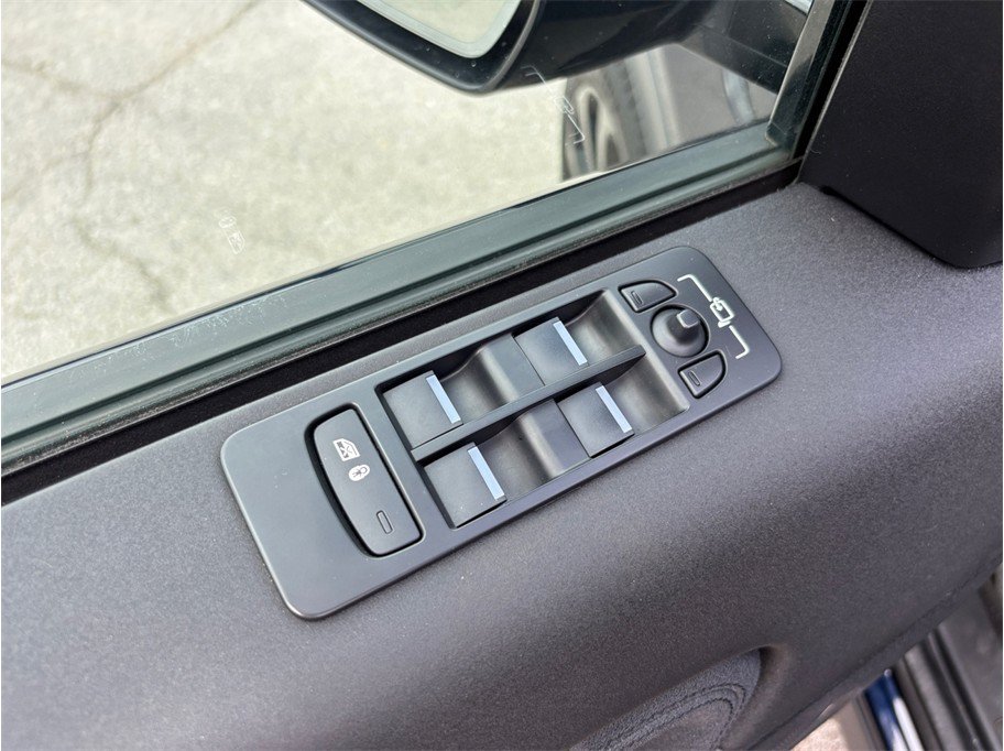 Used 2020 Land Rover Discovery Sport SE AWD/4WD image 22