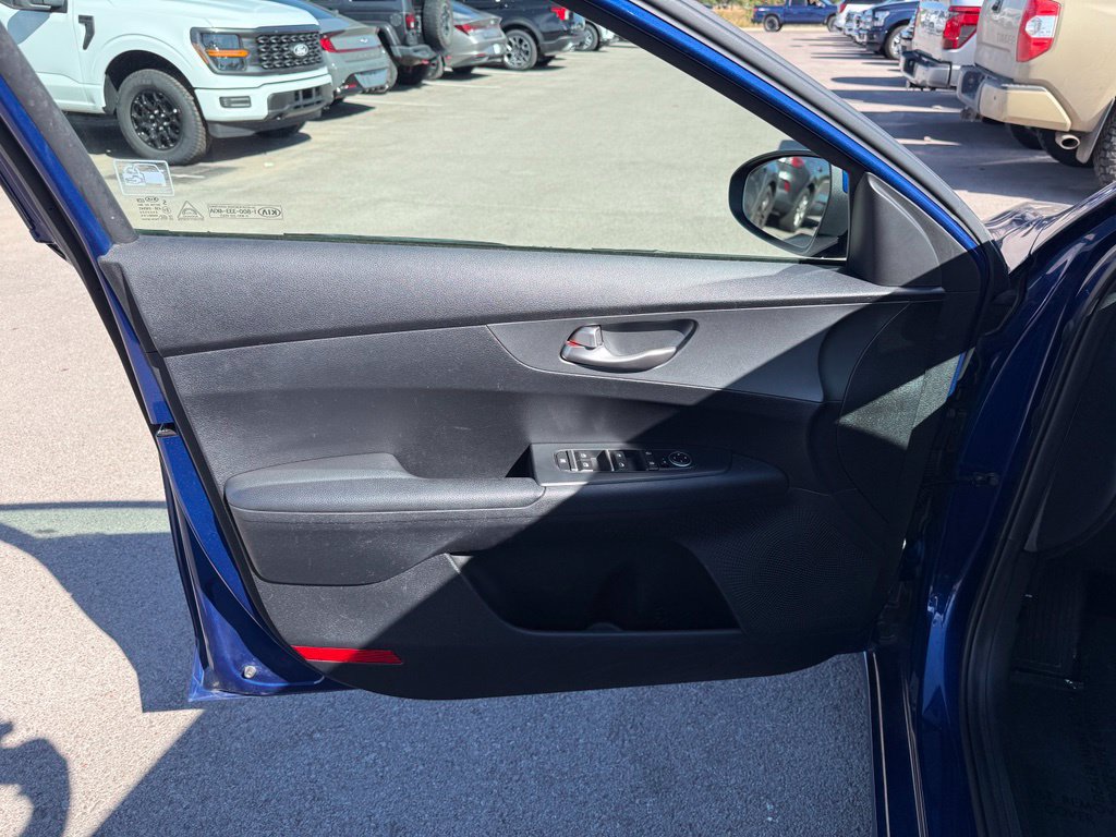 Used 2020 Kia Forte LXS FWD image 6