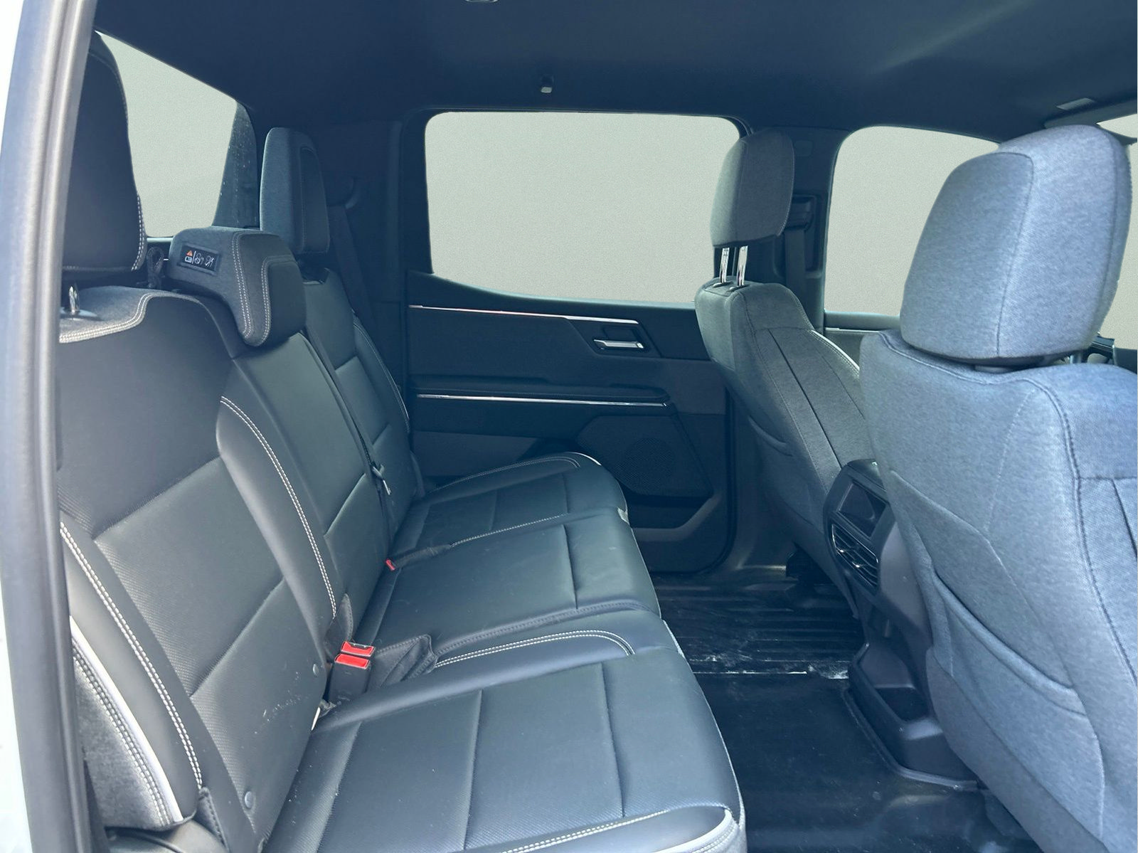 Used 2026 GMC Sierra EV Elevation AWD/4WD image 11