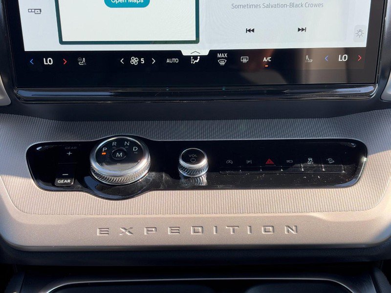 New 2025 Ford Expedition Active image 10