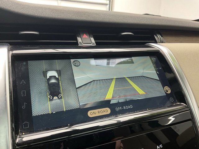 Used 2021 Land Rover Discovery Sport SE image 4