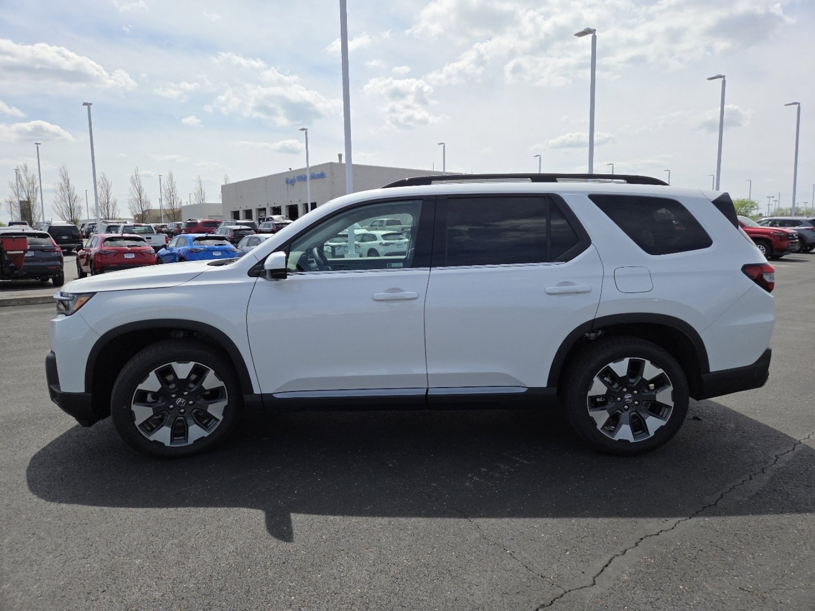 New 2026 Honda Pilot Touring image 14