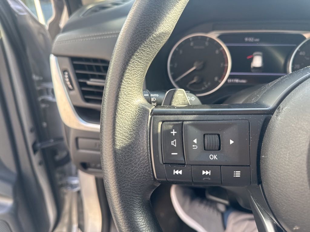 Used 2024 Nissan Rogue S image 13