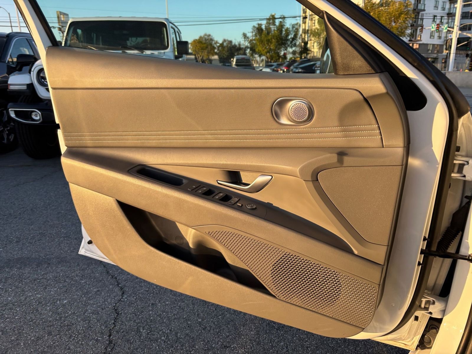 Used 2025 Hyundai Elantra SEL image 18