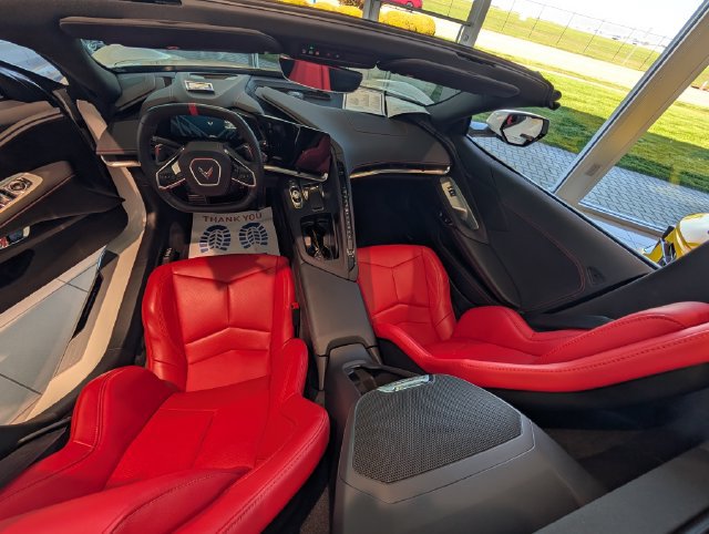 Used 2025 Chevrolet Corvette Stingray Convertible w/ 1LT RWD image 10