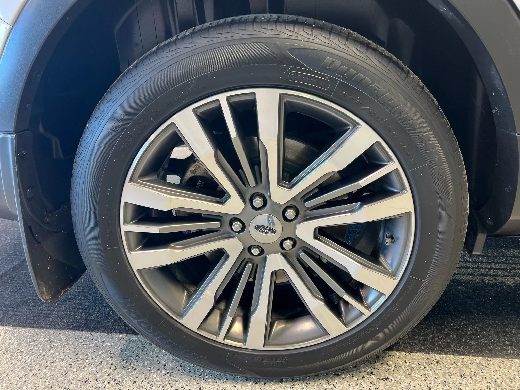 Used 2016 Ford Explorer Platinum AWD/4WD image 19