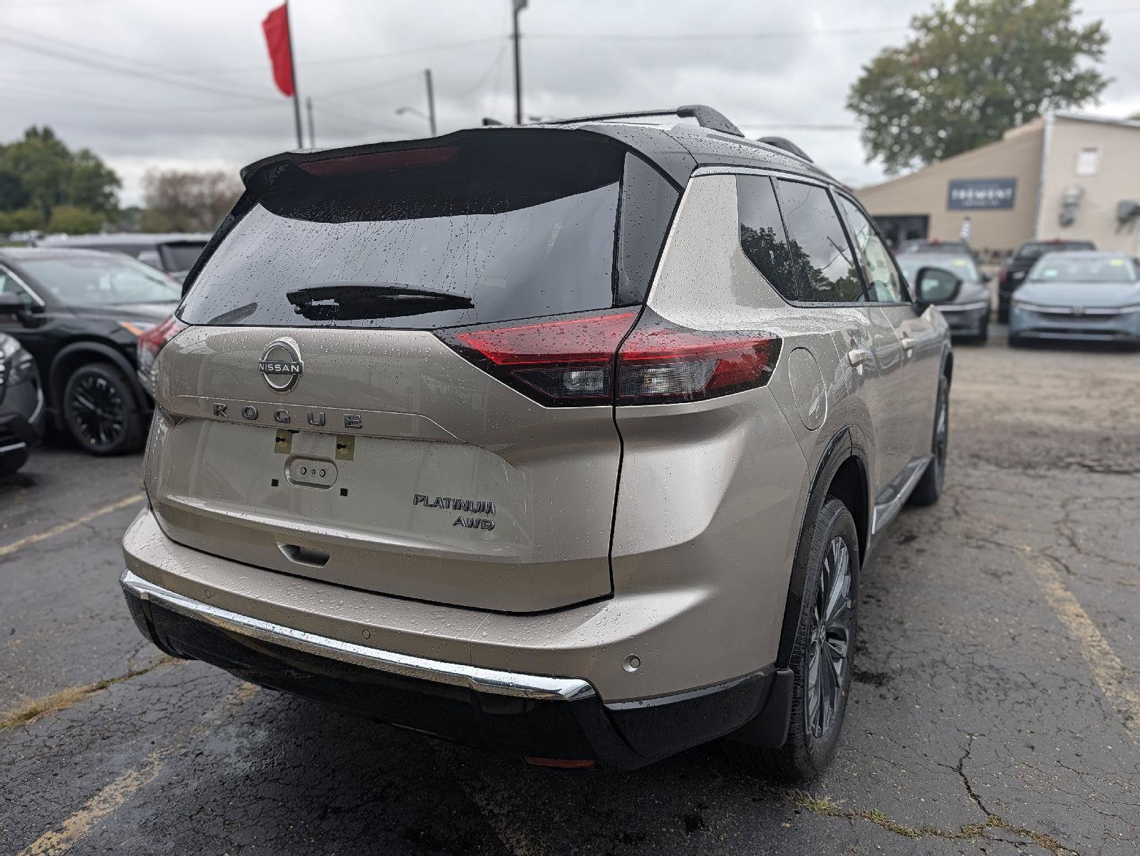 New 2026 Nissan Rogue Platinum AWD/4WD image 12