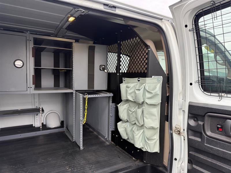 Used 2011 Chevrolet Express 2500 image 20