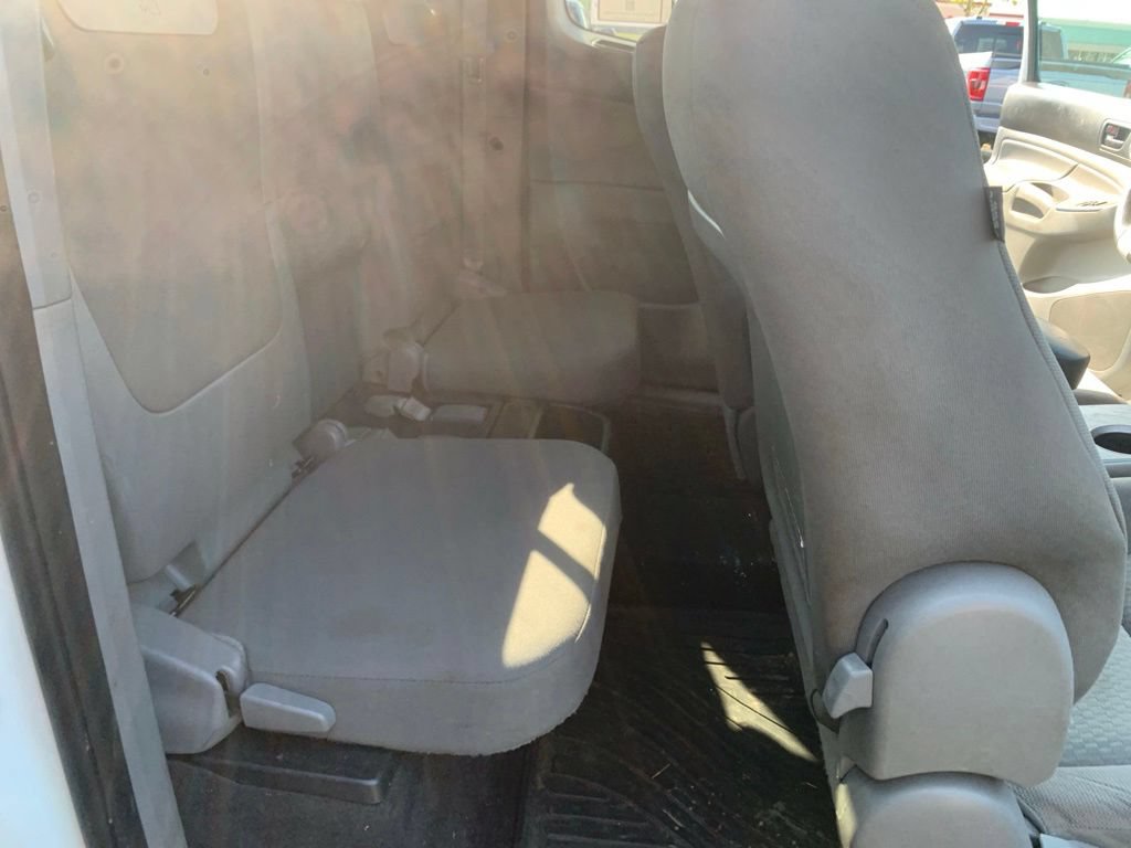 Used 2015 Toyota Tacoma 4x4 Access Cab w/ SR5 Package image 29