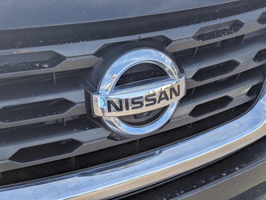 Used 2018 Nissan Pathfinder SL w/ Cargo Package FWD image 11