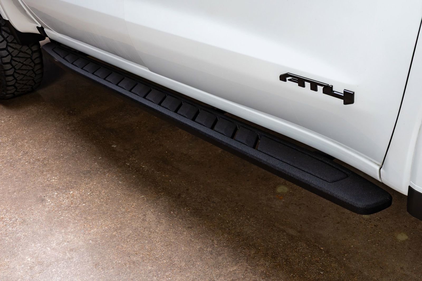 Used 2024 GMC Sierra 1500 AT4 w/ Technology Package image 13