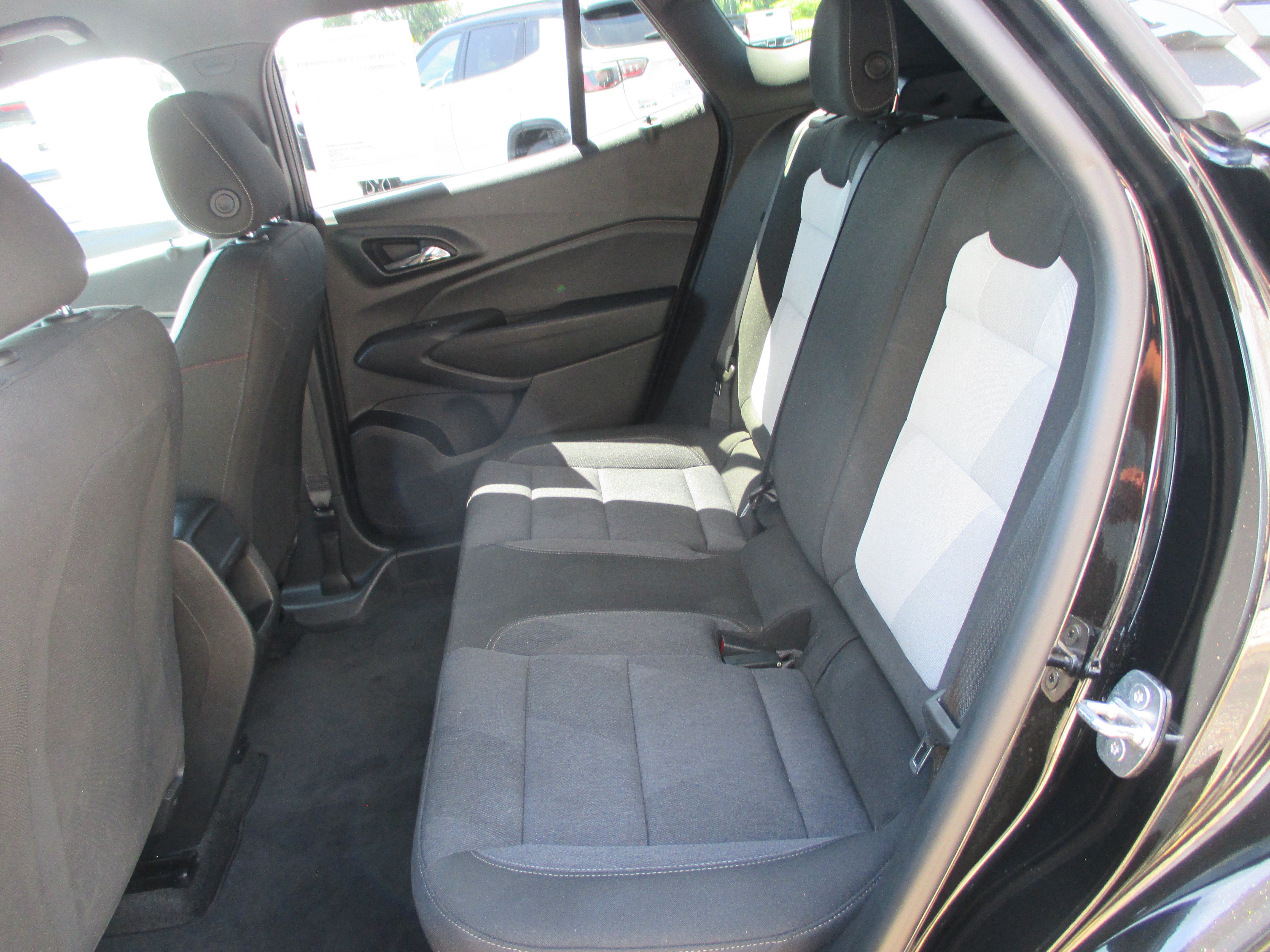 Used 2024 Chevrolet Trax RS FWD image 11