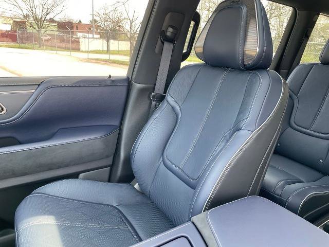Certified 2026 INFINITI QX80 4WD w/ Sport Exterior Package image 15