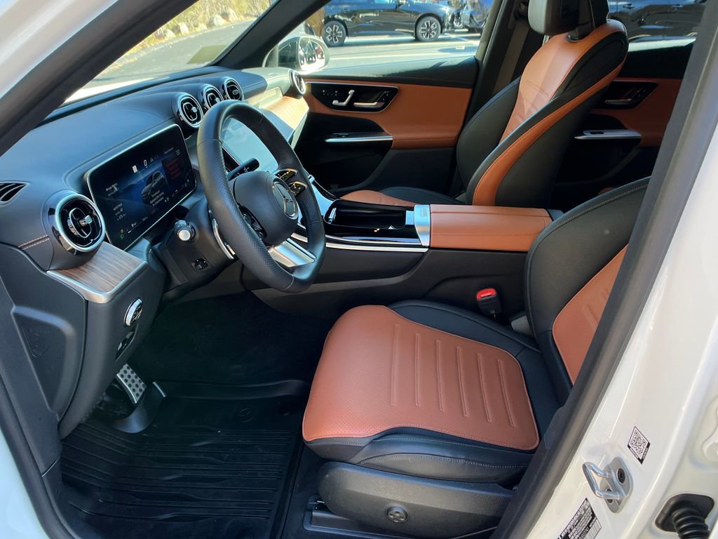 Used 2023 Mercedes-Benz GLC 300 4MATIC image 9