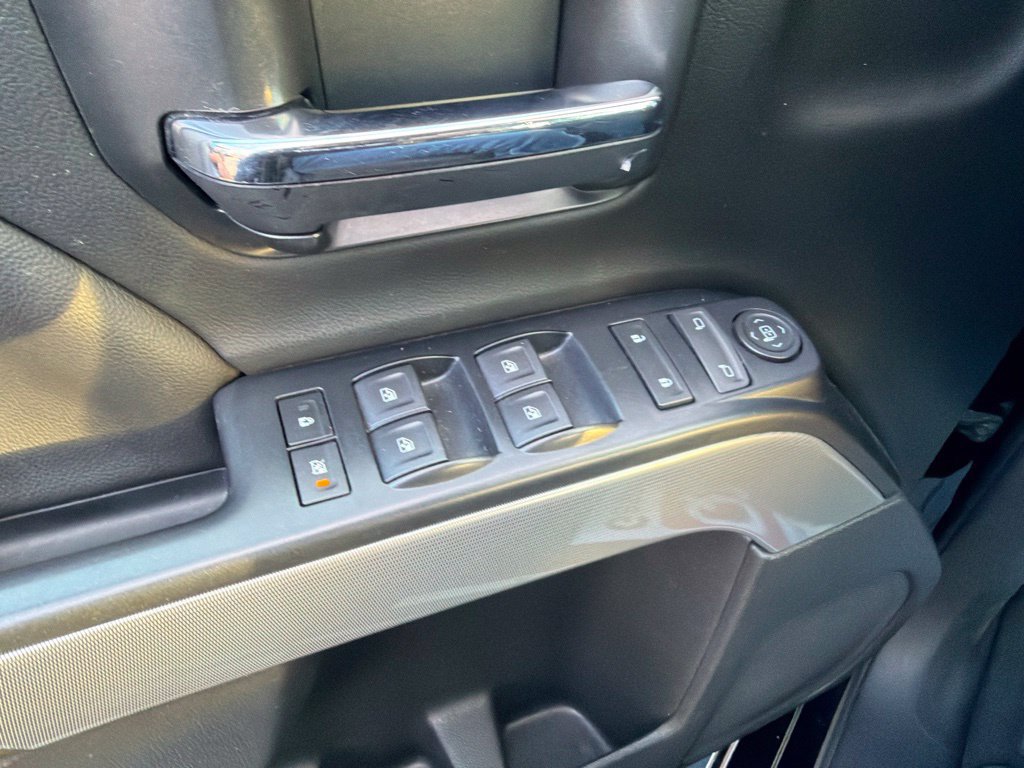 Used 2018 Chevrolet Silverado 1500 LT w/ All Star Edition AWD/4WD image 29