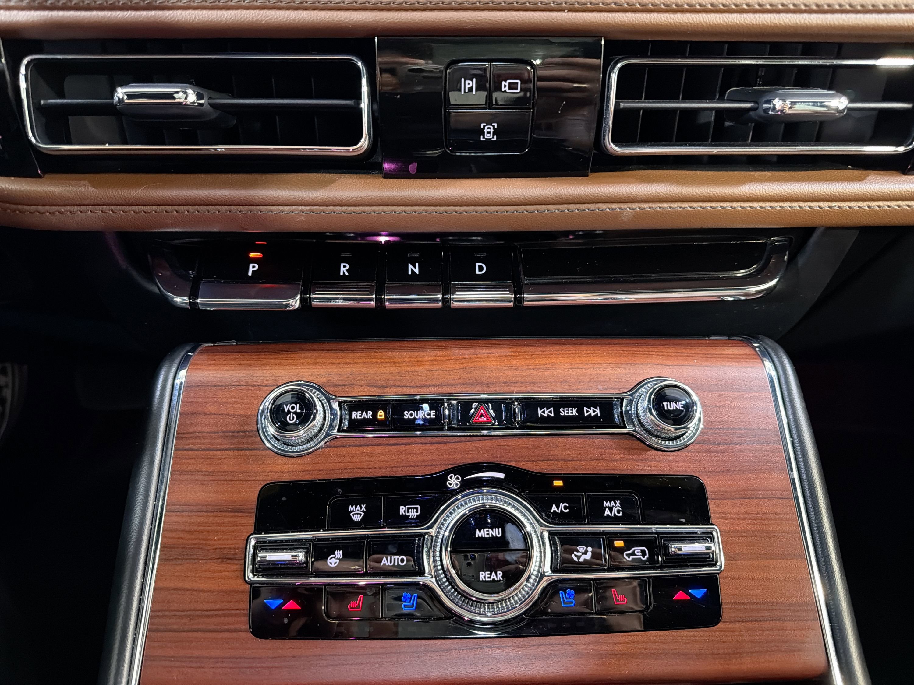 Used 2023 Lincoln Aviator Reserve w/ Equipment Group 201A RWD image 21
