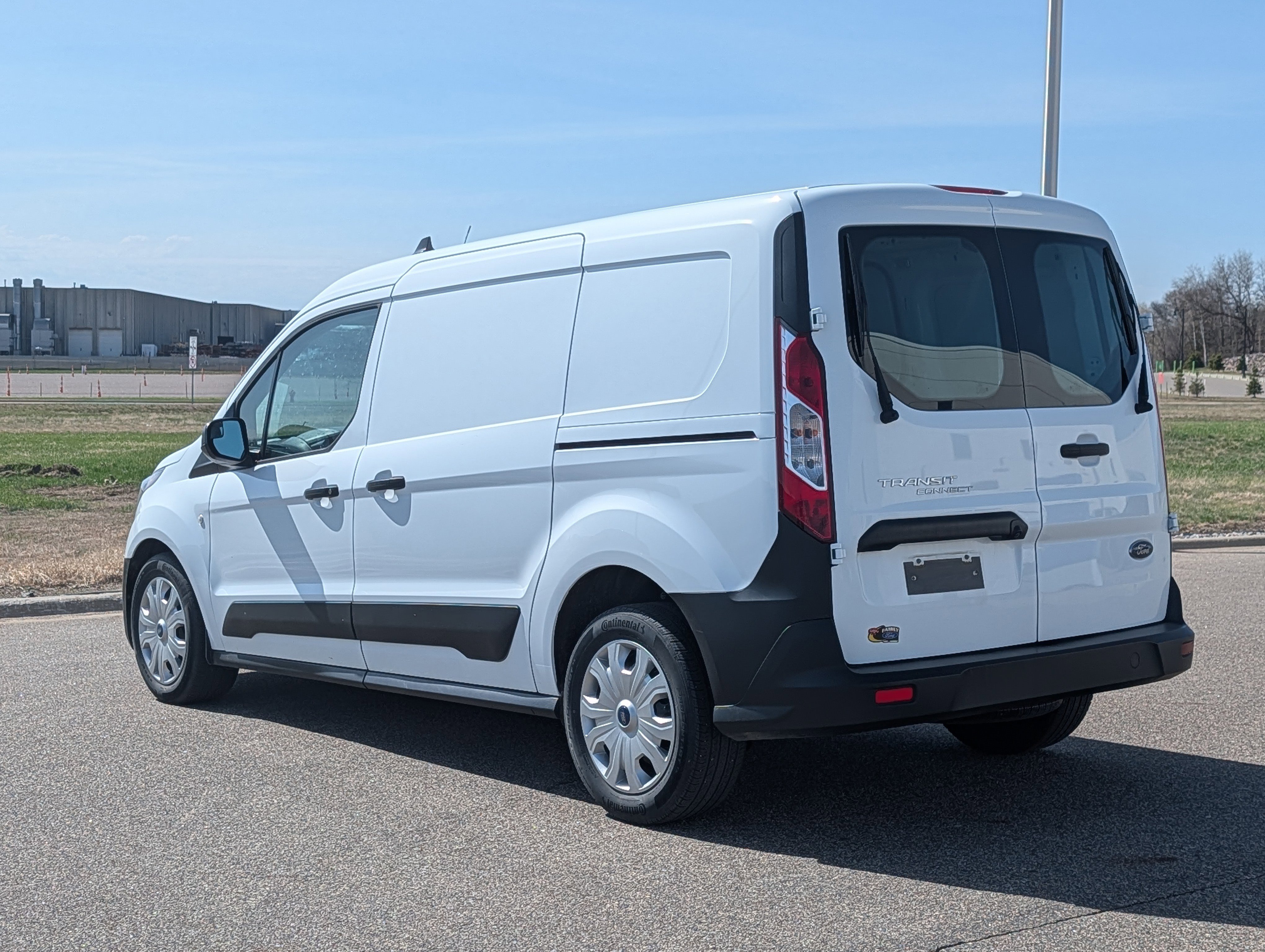 Used 2023 Ford Transit Connect XL FWD image 3