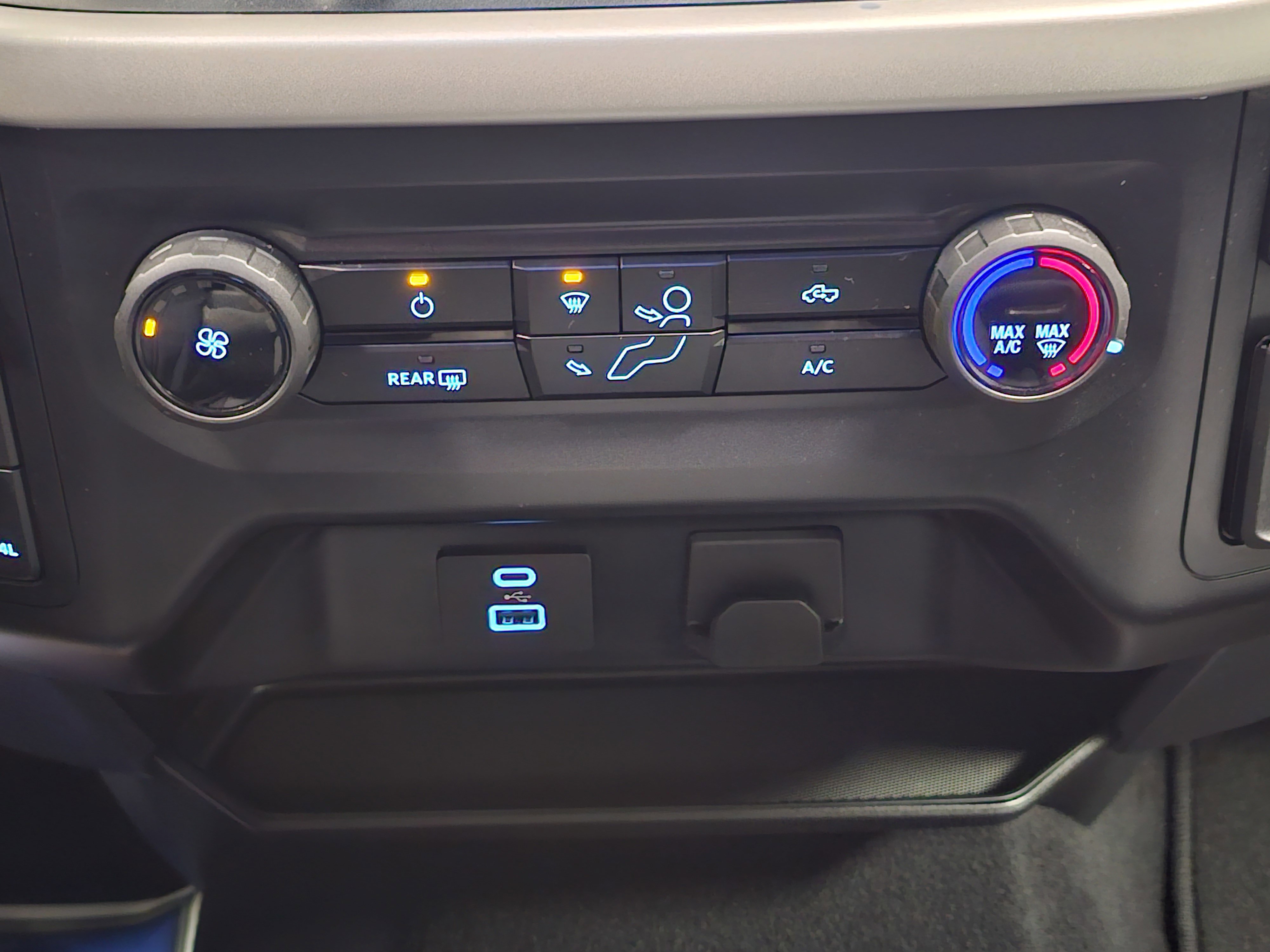 Used 2023 Ford F150 XLT w/ XTR Package image 26