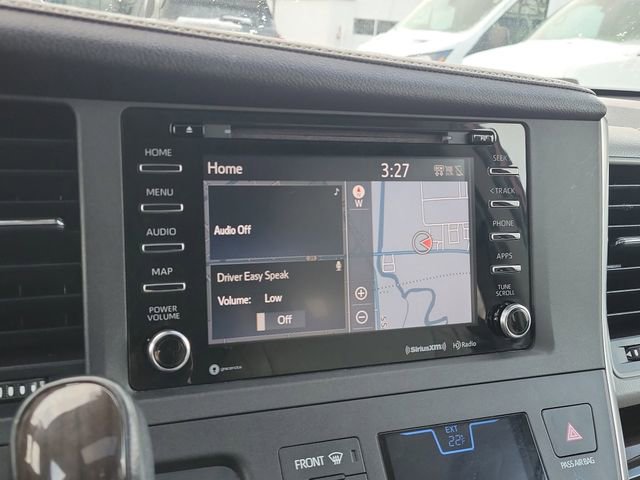 Used 2018 Toyota Sienna XLE image 17