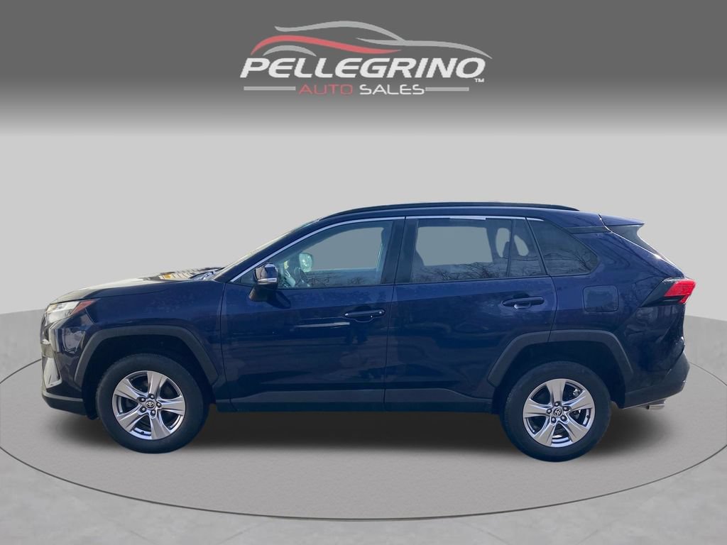 Used 2022 Toyota RAV4 XLE AWD/4WD image 3
