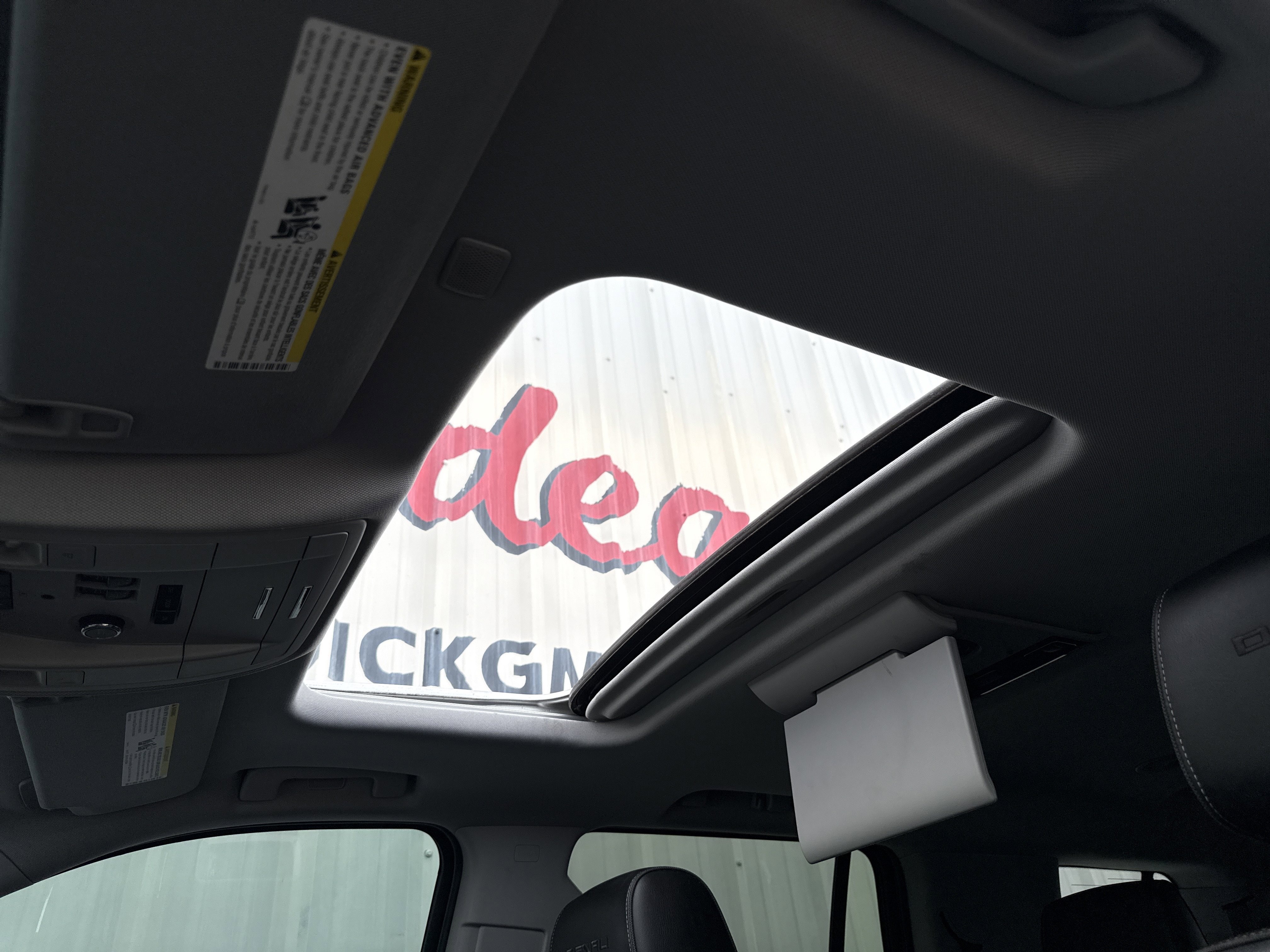 Used 2018 GMC Yukon Denali w/ Open Road Package image 23