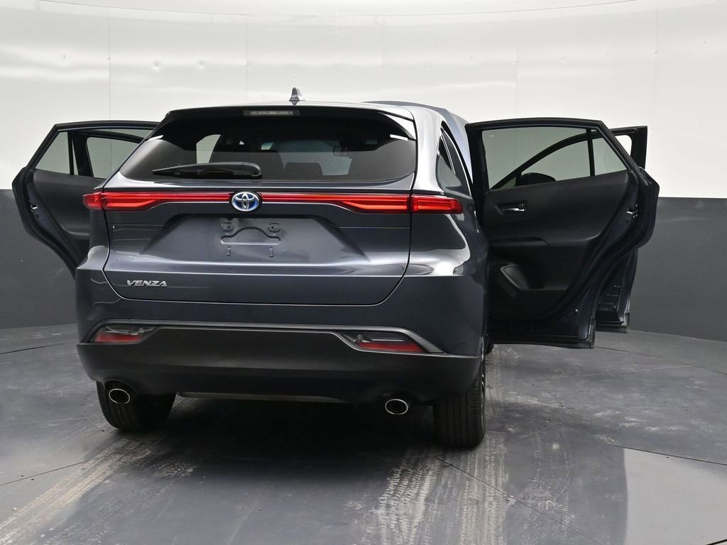 Used 2023 Toyota Venza LE image 43