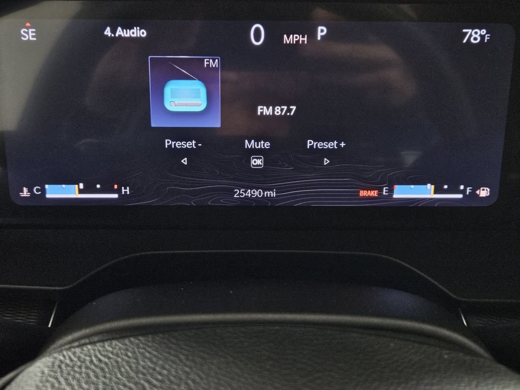 Used 2023 Jeep Grand Cherokee Laredo AWD/4WD image 12