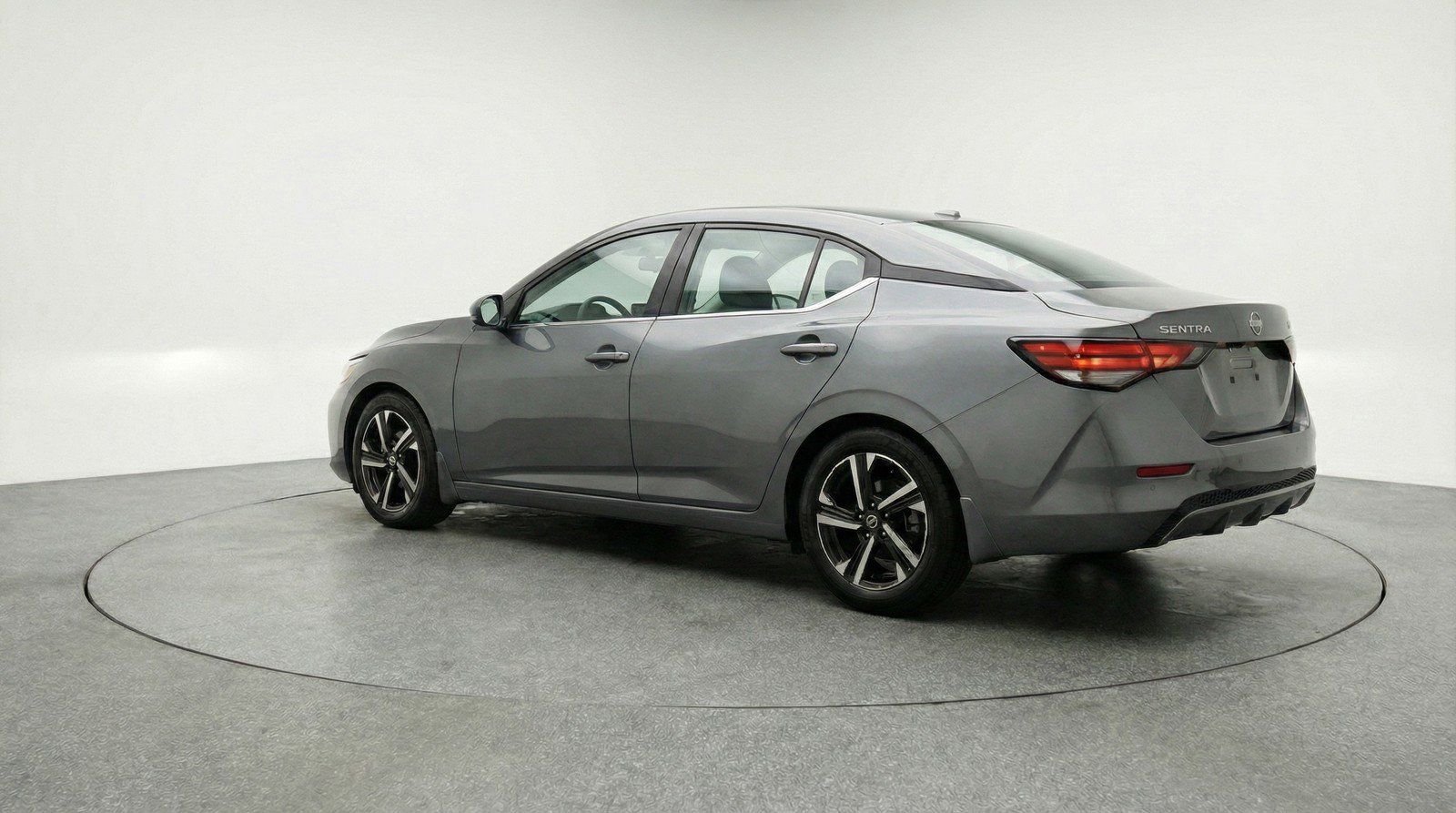 Used 2025 Nissan Sentra SV image 6