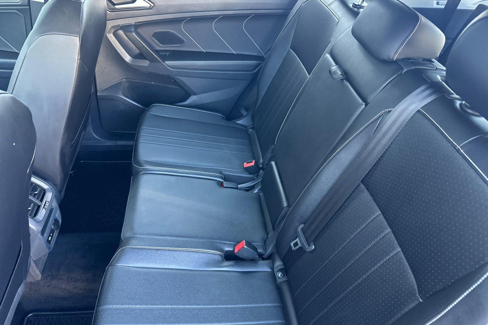 Used 2022 Volkswagen Tiguan SE image 13