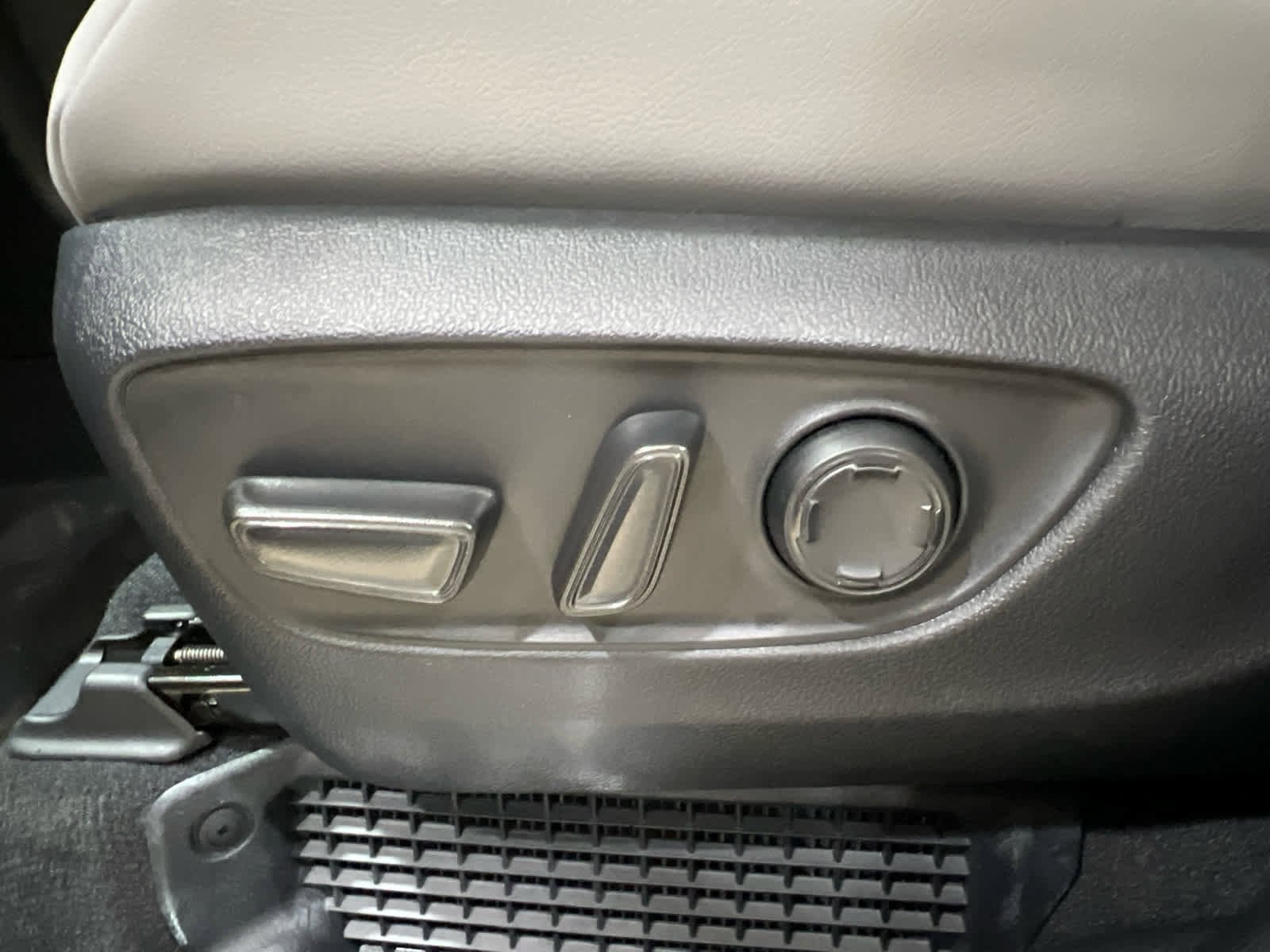 New 2026 Toyota Sienna XLE image 16