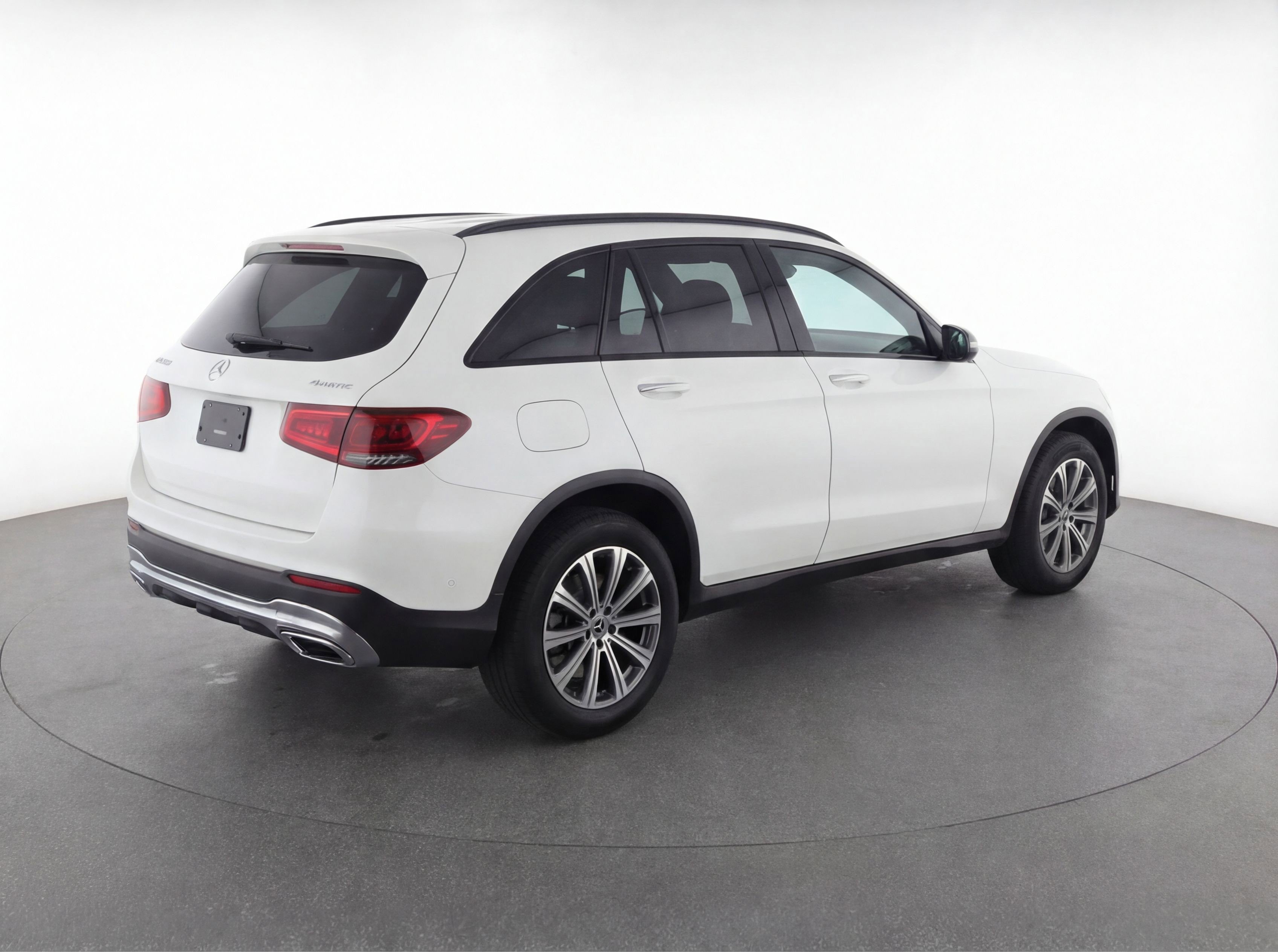 Used 2024 Mercedes-Benz GLC 300 4MATIC image 9