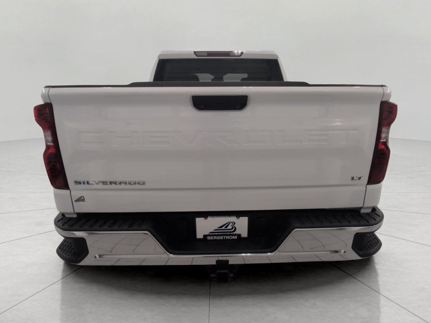 Used 2024 Chevrolet Silverado 1500 LT AWD/4WD image 25