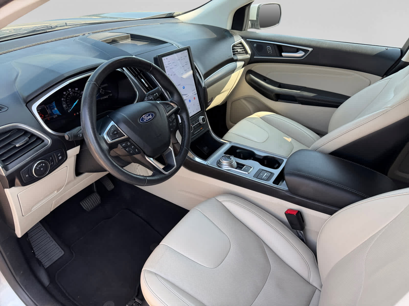 Used 2021 Ford Edge Titanium w/ Equipment Group 301A AWD/4WD image 10